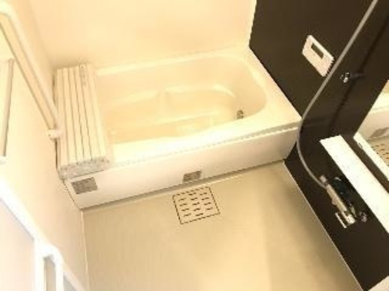 バス・シャワールーム　図面と現状に相違がある場合には現状を優先．．．