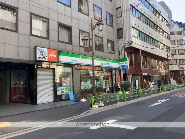コンビニ　ファミリーマート（コンビニ）まで235m