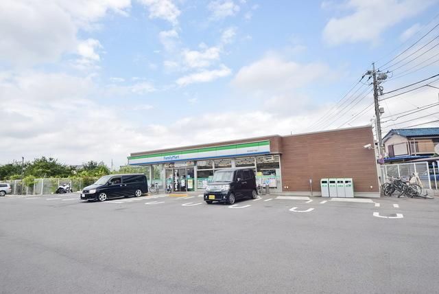 コンビニ　ファミリーマート西大泉四丁目店（コンビニ）まで905m