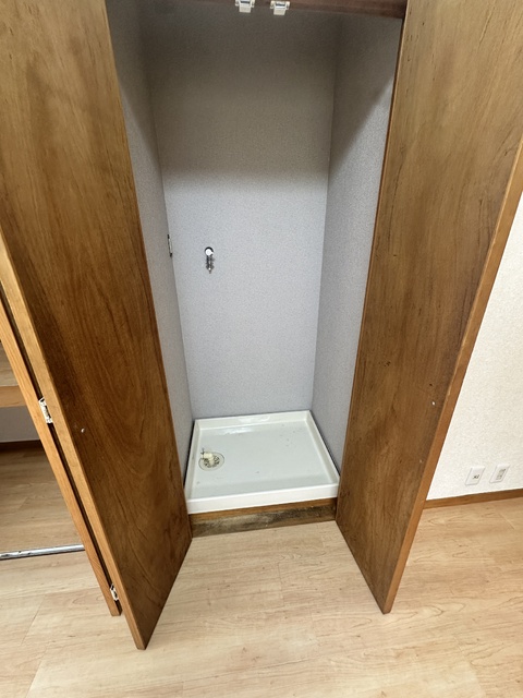 その他　☆洗濯機置き場は扉付き☆