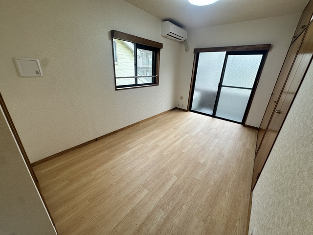 居室・リビング　☆角部屋　２面採光です☆