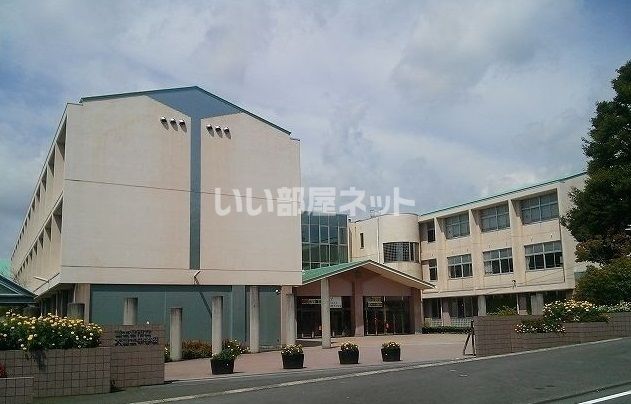 中学校　富士宮市立大富士中学校（中学校）まで576m