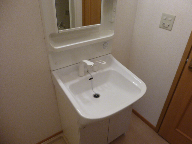 洗面設備　洗面所は独立タイプとなってます☆