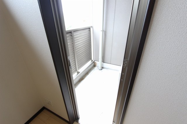 バルコニー　※別部屋のお写真で、現況優先と致します。