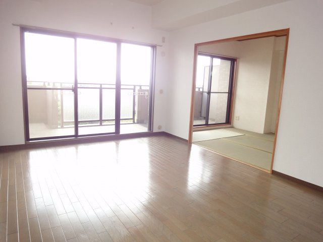 居室・リビング　詳細は、RISUMO江坂本店→06-6155-7137まで♪