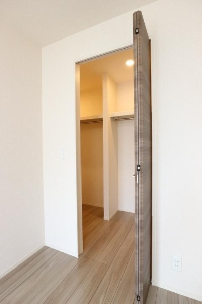 収納　同建物別部屋写真