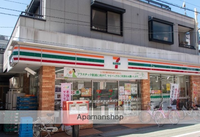 コンビニ　セブンイレブン（コンビニ）まで439m