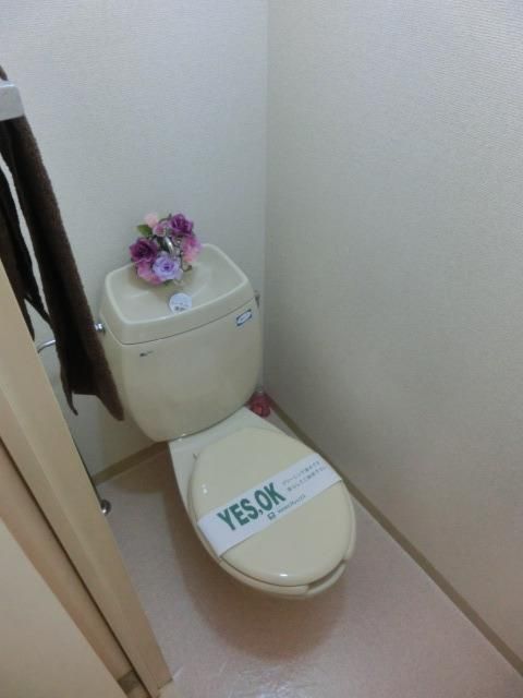 トイレ　お掃除ラクなお手洗いです。