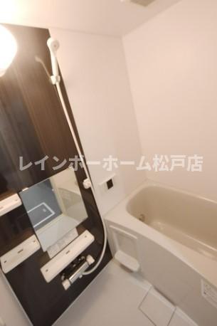 バス・シャワールーム　日々の疲れを癒すお風呂付です