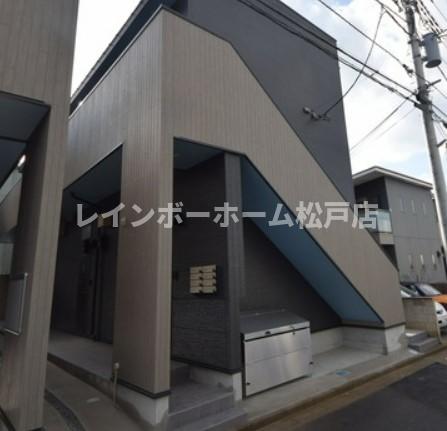 エントランス　清潔なエントランスです