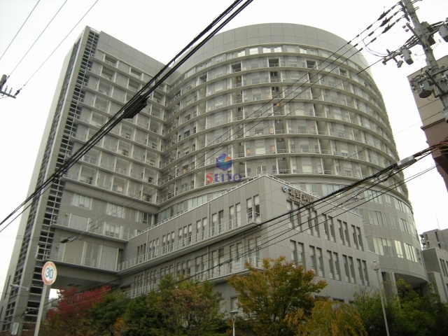 病院　公益財団法人田附興風会医学研究所北野病院（病院）まで195m