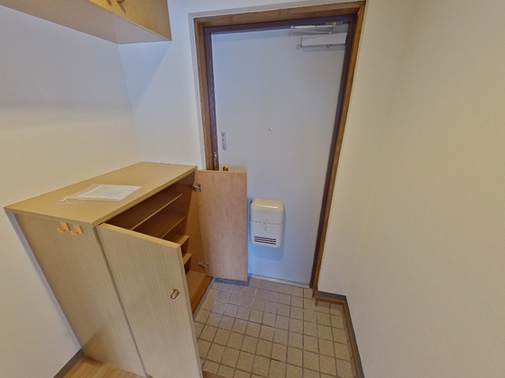 玄関　※別部屋の写真です