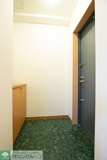玄関　※写真は同タイプ住戸です。