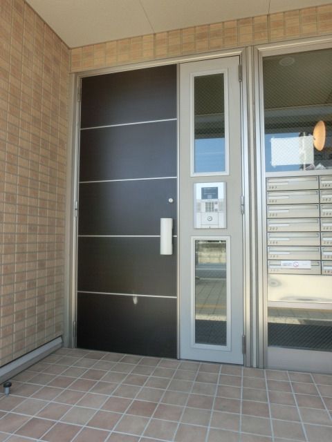 エントランス　安心のオートロック完備