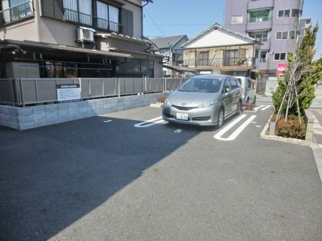 その他　平置き駐車場