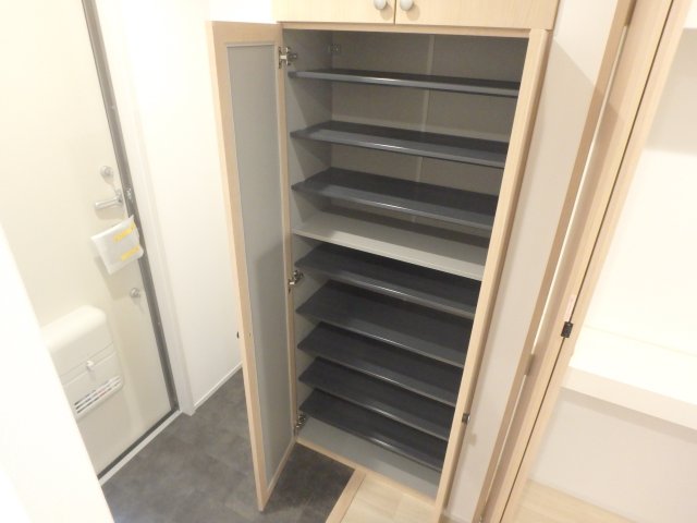 玄関　シューズボックス