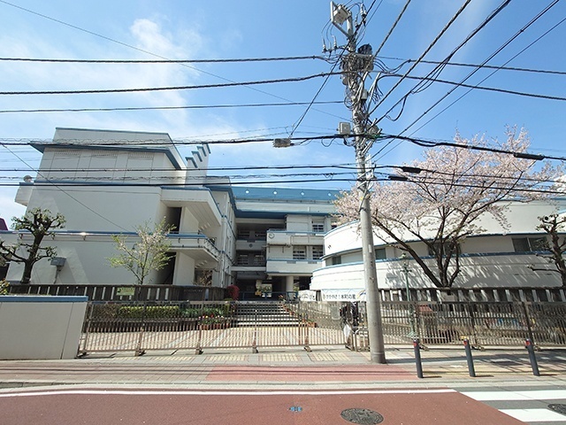 小学校　横浜市立本町小学校（小学校）まで1093m