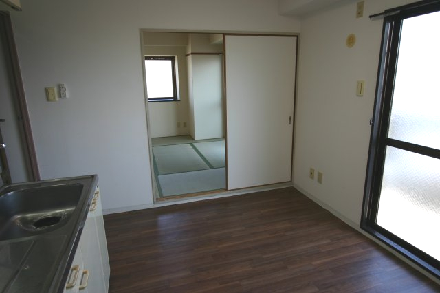 居室・リビング　※写真は同タイプのお部屋となり、実際のお部屋とは異なります