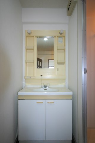 洗面設備　※写真は同タイプのお部屋となり、実際のお部屋とは異なります