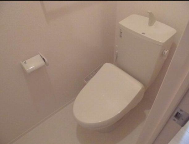 トイレ　ネット無料。コンパクトで使いやすいトイレです