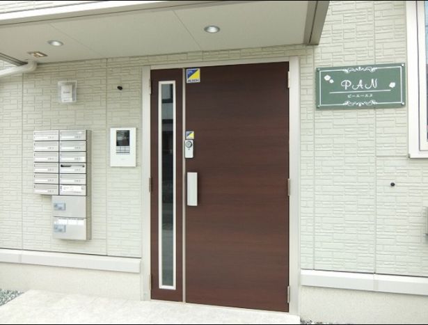 エントランス　ネット無料。清潔なエントランスです