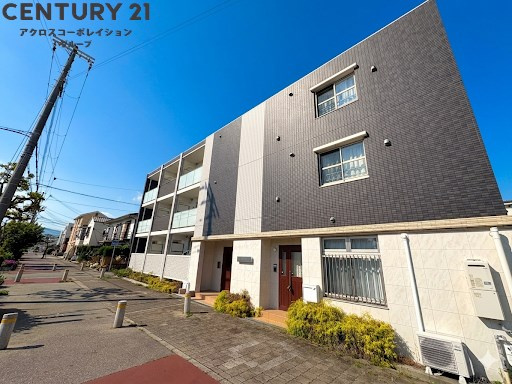 建物外観　オートロック付きで安心！宅配BOX付きで便利！