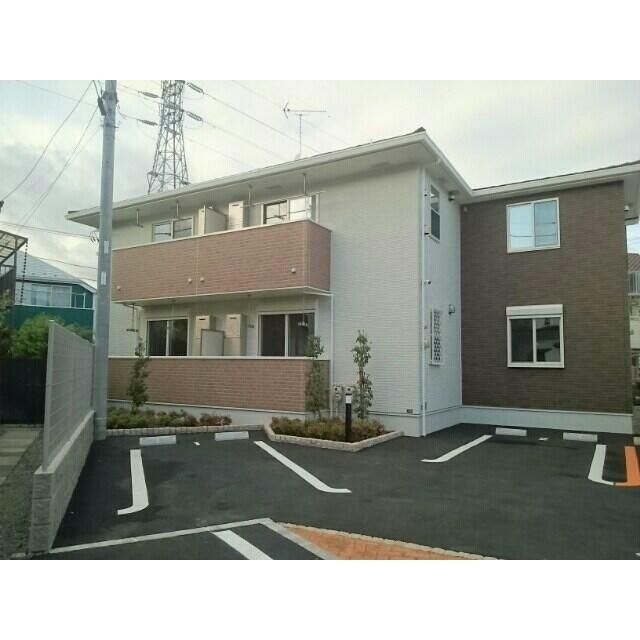 建物外観　駐車場
