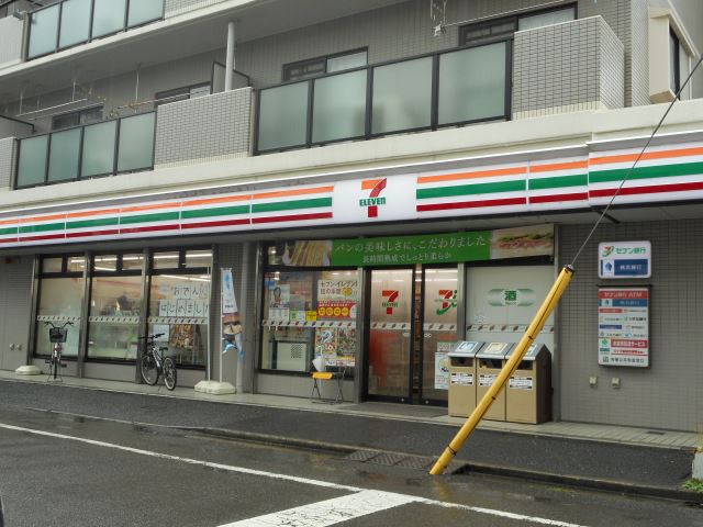 コンビニ　セブンイレブン（コンビニ）まで350m