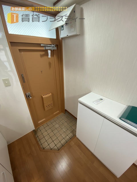 玄関　下駄箱付き！
