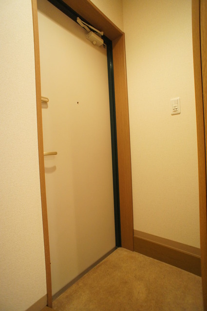 玄関　下駄箱がついているので、片付いた玄関をキープできます！