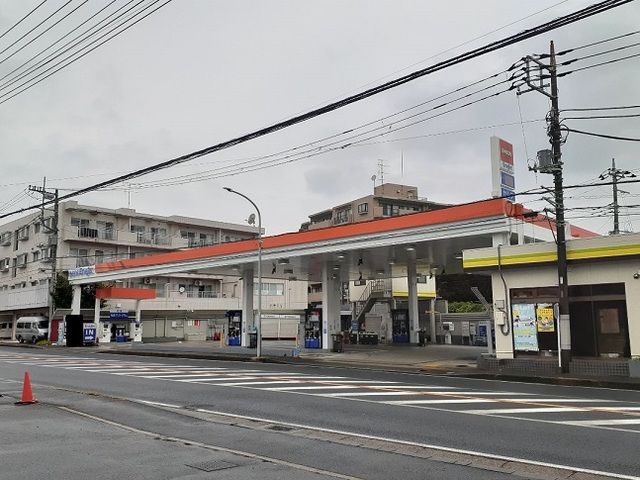 その他　ガソリンスタンド（その他）まで700m