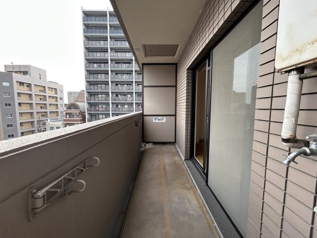 バルコニー　同物件別号室の写真です。