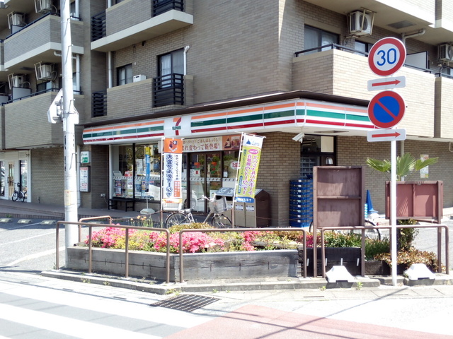 コンビニ　セブンイレブン日進駅西店（コンビニ）まで497m