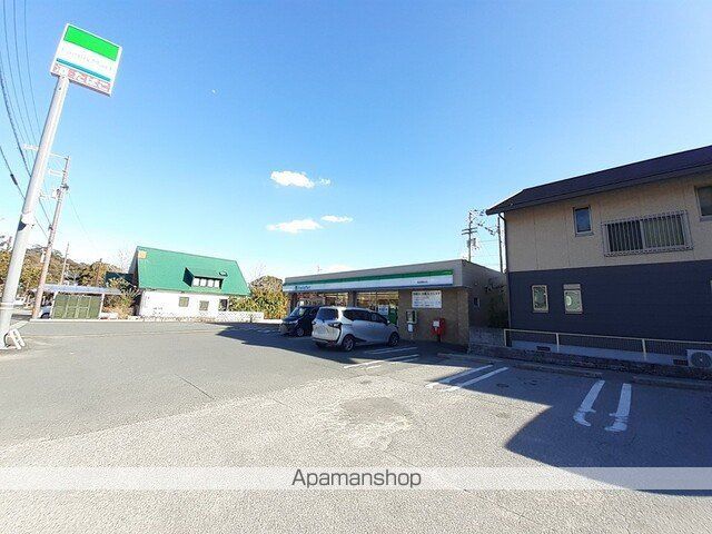 コンビニ　ファミリーマート　高知蒔絵台店（コンビニ）まで750m