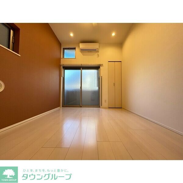 Loft11名駅西の居間写真