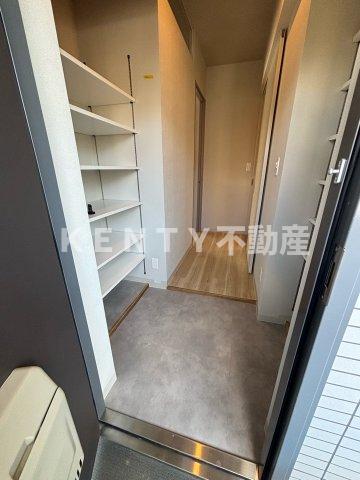 玄関　収納もある玄関です