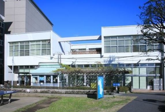 図書館　藤沢市南市民図書館（図書館）まで1290m