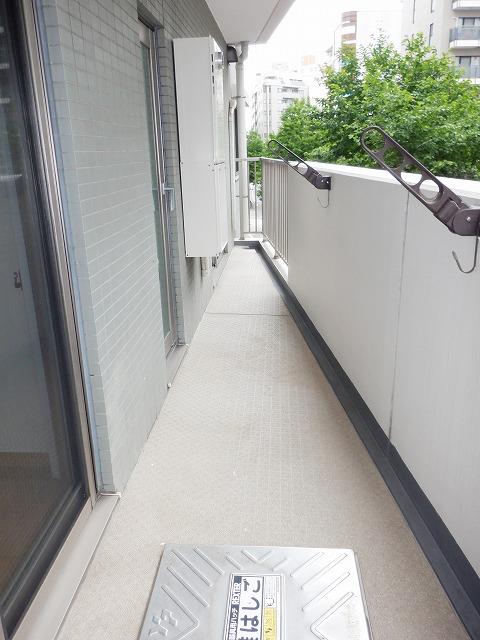 バルコニー　便利で嬉しいバルコニー付きです♪