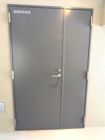 エントランス　24時間利用可能なゴミ置場です