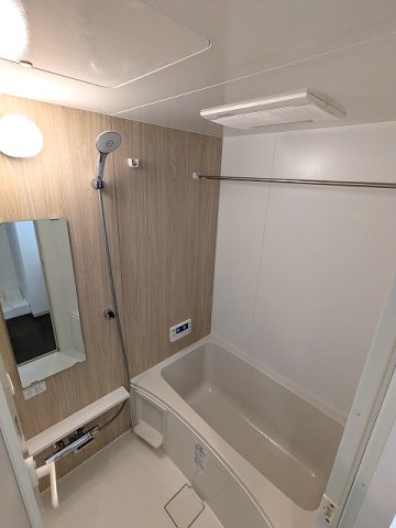 バス・シャワールーム　追焚オートバス、浴室換気乾燥機、24時間換気システム、ワイド