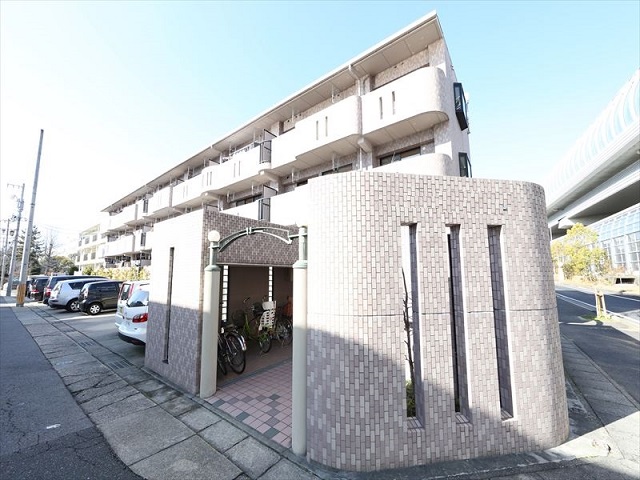 建物外観　外観　オートロック付き