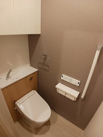 トイレ　ゆったりとした空間のトイレです