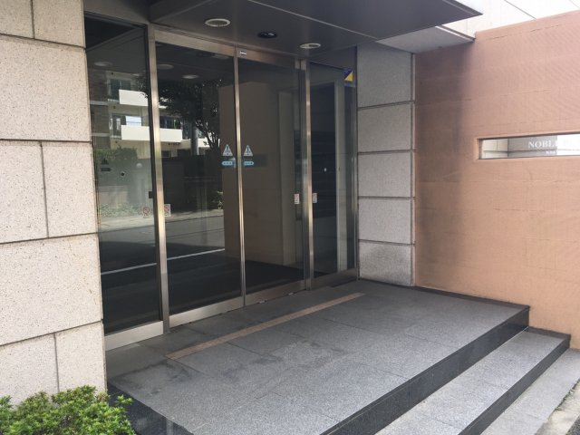 エントランス　リビング収納
