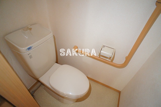 トイレ　落ち着いた色調のトイレです♪