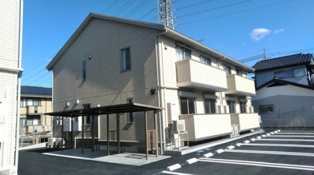 建物外観　ネット無料。全戸角部屋。軽量鉄骨造。