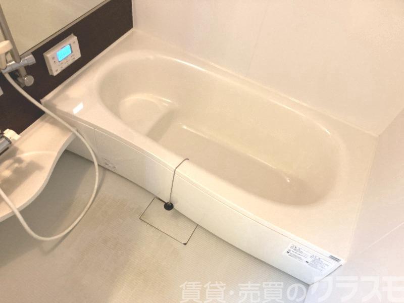 バス・シャワールーム　浴室乾燥機＆追焚機能付き広々バスルーム♪