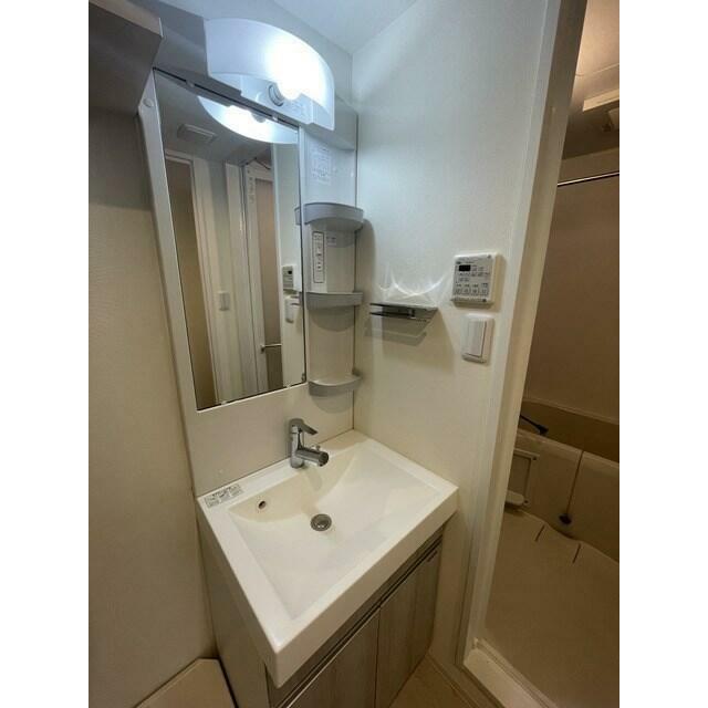 洗面設備　※写真は別部屋のものです。