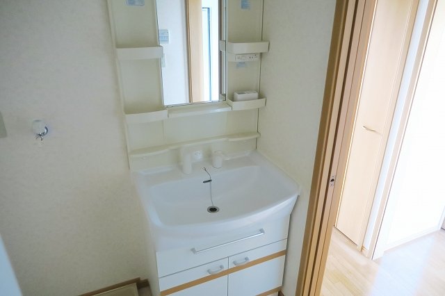 洗面設備　忙しい朝には欠かせない洗面所です