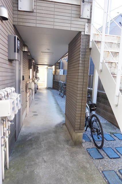 建物外観　一人暮らしを始められる学生さんや単身の方にお勧めです。