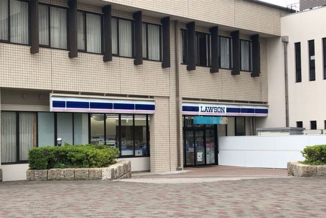 コンビニ　ローソン 加古川市役所前店（コンビニ）まで382m